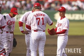 闘将の条件−カープ歴代監督の思考に迫る−<br />チーム低迷も意識改革を遂行。<br />横山竜士が語るブラウン政権の真実