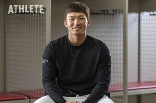 広島の街が“紫”に包まれた夢のような初優勝。佐藤寿人が語る2012年の