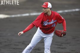 栗林に勝利のバトンを渡すのは誰か。セットアッパー争いのカギを握る4年目右腕と8年目左腕【大野豊が語るカープ投手陣】<br />