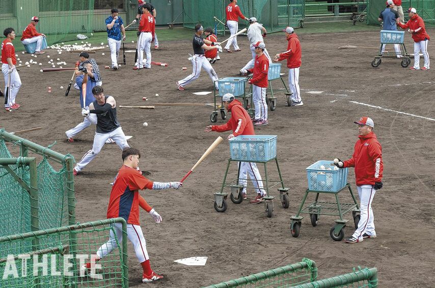 「二塁打が多いチームは強い」カープ一軍打撃コーチ・朝山東洋が語る2025年の打線