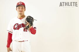 ＜カープ矢野雅哉の兄が語る＞「10年連続ゴールデングラブを！」。三菱重工East主将の兄が語る、弟への期待