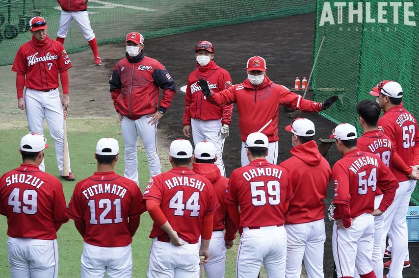 DeNA戦の失点に感じた守備の“割り切り”。ビッグイニングを防ぐ野球を＜カープOB・笘篠賢治のキャンプコラム＞