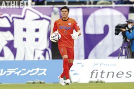 特別なポジションで結果を残し続ける林卓人のエピソード。GK王国・広島の伝統を引き継ぐベテランのスゴさをサンフレOBが解説<br />