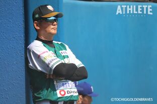 広島の街が“紫”に包まれた夢のような初優勝。佐藤寿人が語る2012