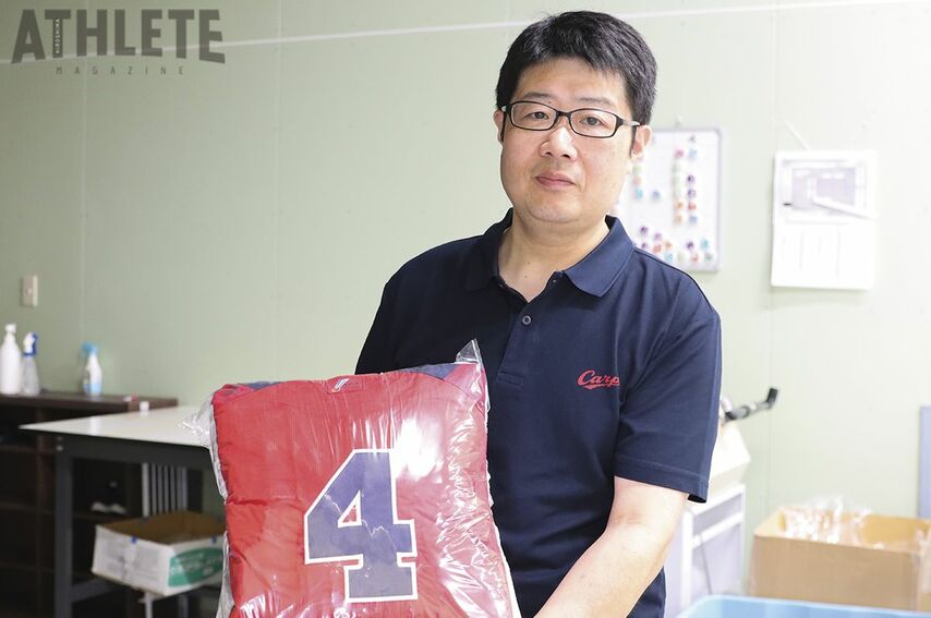 <div class="caption">宇品クリーニング場の開業当初から携わっているという中野さん</div>