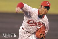 <div class="caption">2003年、初の開幕投手を務めた黒田は、この年に自身初となる200投球回も達成。</div>