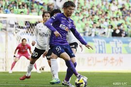 【J1広島】1次キャンプトレーニングマッチで福岡大に快勝。ジャーメイン、加藤陸次樹らのゴールで6得点