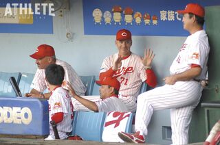 広島東洋カープ 旧広島市民球場 公式戦最終日 練習球 ブラウン監督他直筆サイン 監督としてカープに復帰したマーティ・ブラウン。就任1年目を振り返っ