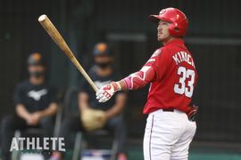 日本記録は33試合。連続試合安打の球団記録が見えてきたカープ菊池涼介