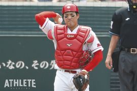 カープ磯村嘉孝の捕手論。「常に一球一球考えて野球することが捕手の醍醐味」