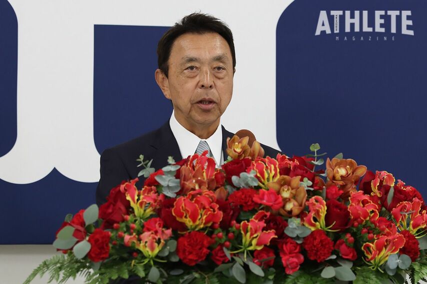 <div class="caption">会見に出席した小川淳司氏</div>
