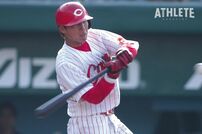 <div class="caption">プロ通算5年で17安打、2本塁打に終わった松本。現在はスカウトとしてチームを支える</div>