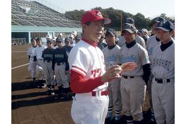 “名将”古葉竹識元監督の目に、低迷期のカープはどう映っていたのか──