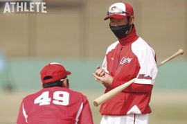 代走のスペシャリストとして活躍した赤松コーチが提言するカープの盗塁革命【コーチ陣に聞いた二軍の現状と課題・野手編】