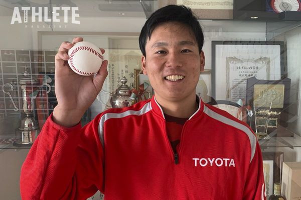 未使用品】(広島カープ)栗林良吏 押さえの切り札 君の机は俺が