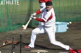 劇的サヨナラ3ランを放ったカープ坂倉将吾が「スカパー！サヨナラ賞」を初受賞