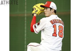 佐々岡真司、前田健太、森下暢仁…。脈々と受け継がれるエースの系譜【背番号18に託される期待・前編】<br />