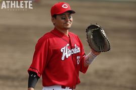 【カープ背番号の系譜】ミスター赤ヘルが2年間背負った伝説の番号。着用最長は左の代打の切り札。2000年からは捕手の番号として定着<2021編集部セレクション>