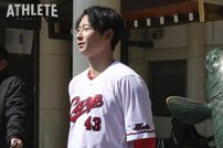 <div class="caption">必勝祈願で決意を語った選手会長の島内颯太郎 </div>