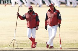 若手を知り尽くす東出コーチ。若さが売りの小窪コーチ。2人の野手コーチにかかる期待【笘篠賢治が語るカープ野手陣】<br />