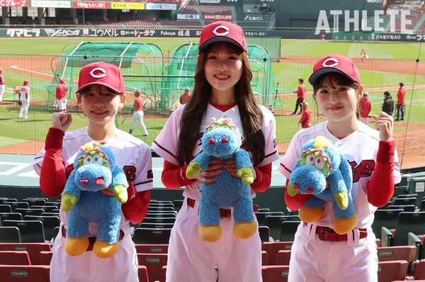 カープ娘です！ 2026年「カープホームランガール」がマツダスタジアムでお披露目