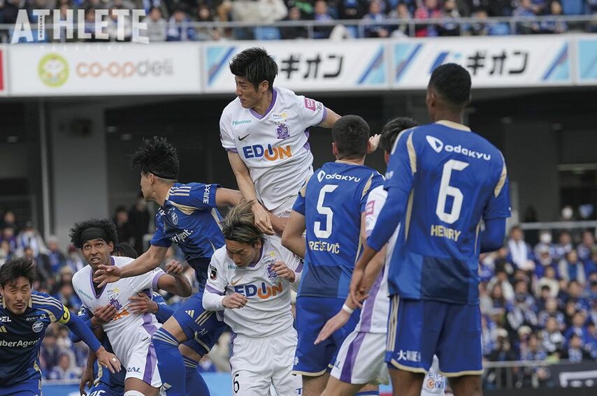 「悔しさをエネルギーに変え、ここまで戦ってきた」サンフレッチェ広島・荒木隼人が勝負の終盤戦へ思いを語る