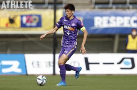 周りが騒いでいたら「静かにして」。広島の守りの要・荒木隼人を虜にした趣味とは？